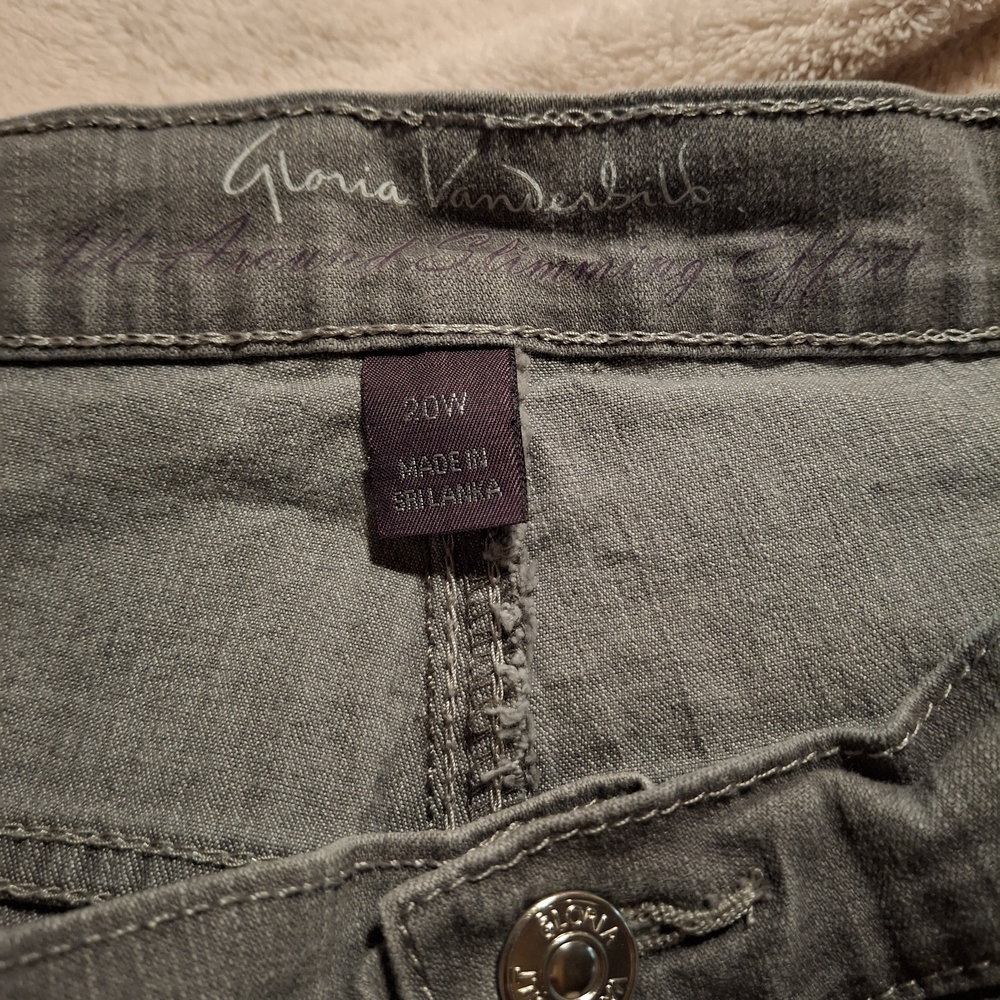 Gloria Vanderbilt Charcoal Capris with Elegant Embroidery - Picture 2 of 4